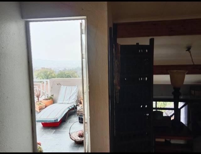 2 BEDROOM APARTMENT FOR SALE IN KENSINGTON